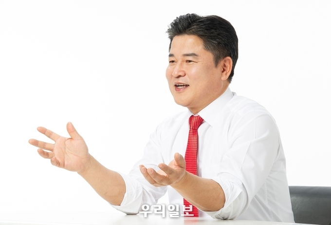 이용대 연수구청장 예비후보 ⓒ 이용대 예비 후보사무소 제공