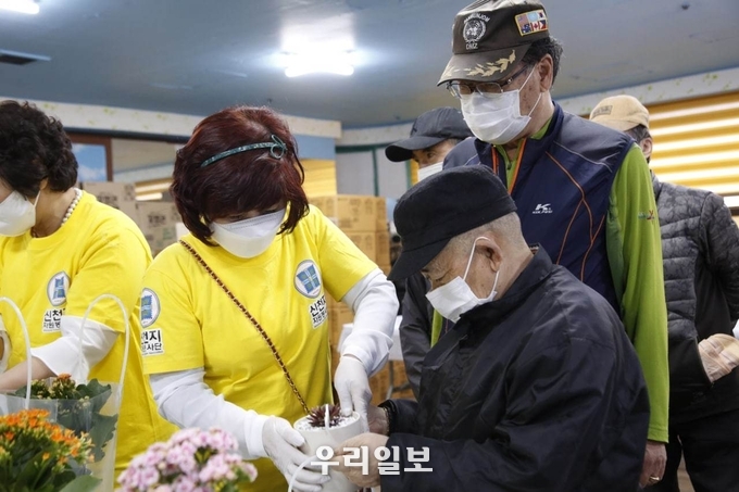 신천지자원봉사단 부천지부가 장애인 복지 단체와 희망나눔 프로젝트 다다익선 업무 협약을 체결 ⓒ신천지 자원봉사단 제공