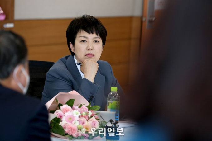 국민의힘 김은혜 경기도지사 후보, '탄소중립 선언 및 기업인 간담회'에 참석해 의견을 청취하고 있다. ⓒ 김은혜 후보 캠프 제공
