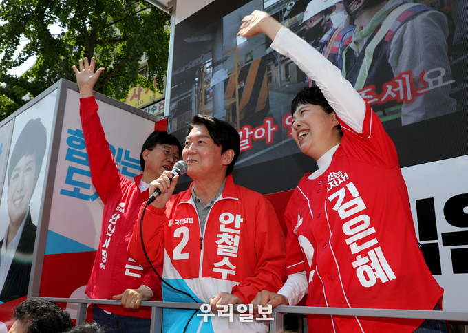 김은혜 국민의힘 경기도지사와 이민근 안산시장 후보가 안철수 국회의원 후보지원으로 유세를 하고 있다. ⓒ 김은혜 후보캠프 제공