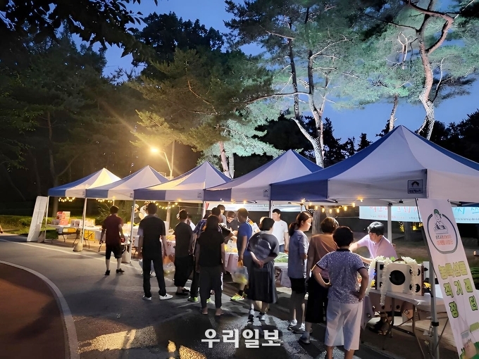 충주시 청년 농업인 직거래 장터.(사진=충주시청)