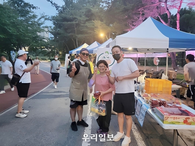 충주시 청년 농업인 직거래 장터.(사진=충주시청)