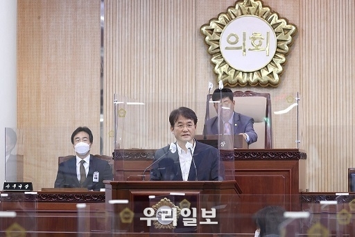 지난 8일 이동환 고양시장이 제9대 고양시의회 출범 축하 인사말을 하고 있다.(사진출처=이동환 고양시장 페이스북)