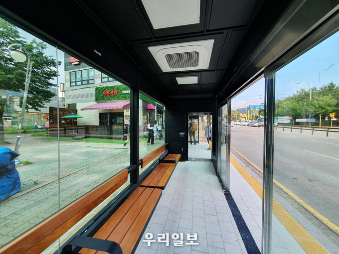 동두천시 여름철 폭염 및 겨울철 한파대비로 지행역3번출구에 “더위 및 추위 대피소”스마트 버스승강장 설치 ⓒ 동두천시청 제공