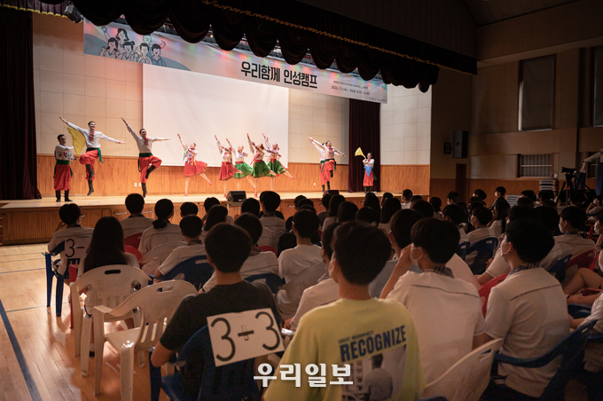 우크라이나 므리야댄스팀의 Fly Again축하공연.(사진=우리함께 사회적협동조합)