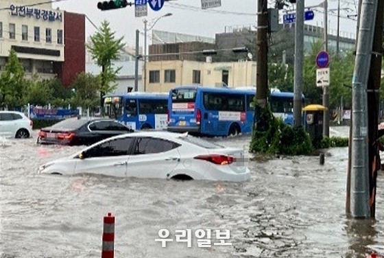 부평구청 사거리가 이번 폭우로 침수됐다. ⓒ 시민제보