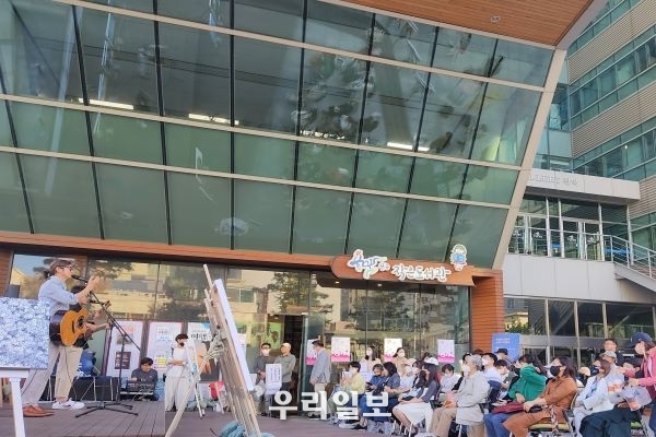 밴드여행스케치 공연 모습
