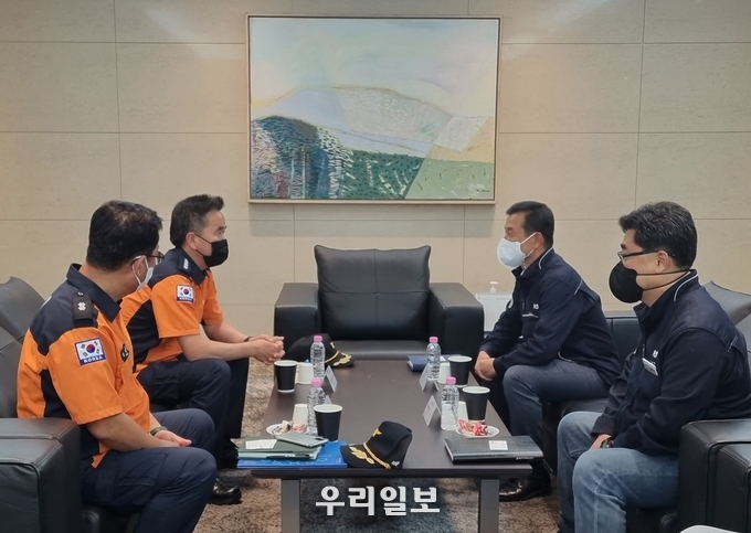 송탄소방서 현장안전컨설팅 경동나비엔 서탄공장에서 실시하고 있다. ⓒ 송탄소방서 제공