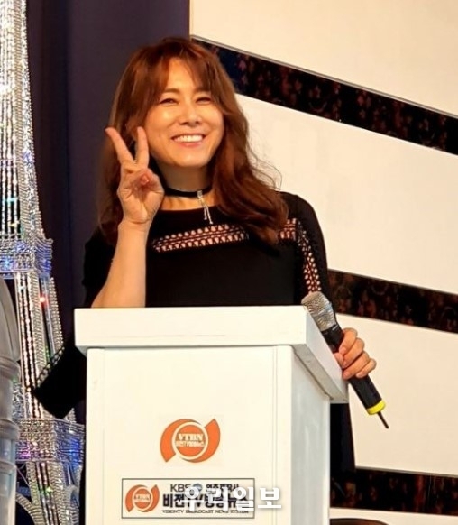 김도형 사장 '가수 금채안' ⓒ 비전TV방송 제공