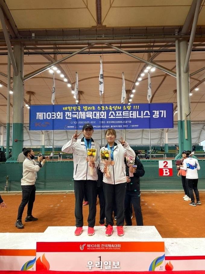 전국체전 개인복식3위-왼쪽(검은모자) 김연화. 오른쪽 연혜인 선수 ⓒ 안성시청 제공